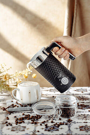 AD 4494 black Spieniacz do mleka - spienianie i podgrzewanie (latte i cappucino)