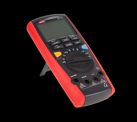 Miernik uniwersalny UT71A