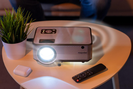 Projektor LED z Wi-Fi Kruger&Matz V-LED50
