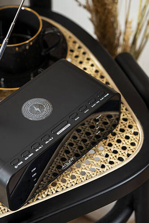 AD 1192 black Radiobudzik z bezprzewodową ładowarką i FM