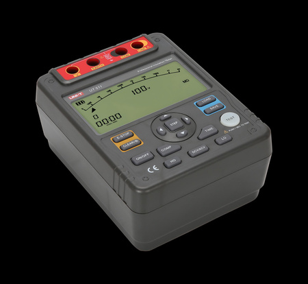 Miernik rezystancji izolacji UT511