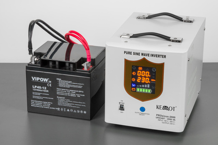 Zasilacz awaryjny KEMOT PROsinus-2000 przetwornica z czystym przebiegiem sinusoidalnym i funkcją ładowania 12V 230V 2000VA/1200W
