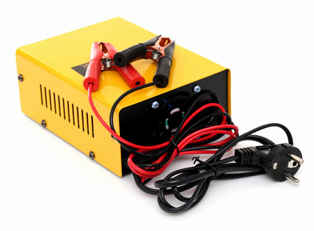 PROSTOWNIK MIKROPROCESOROWY 10AMP 12/24V - KRAFT&DELE