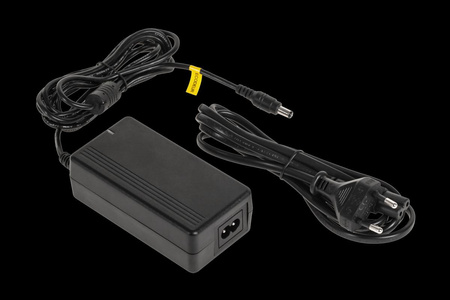 Zasilacz impulsowy 12V 5A 2,5/5,5