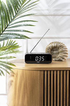 AD 1192 black Radiobudzik z bezprzewodową ładowarką i FM