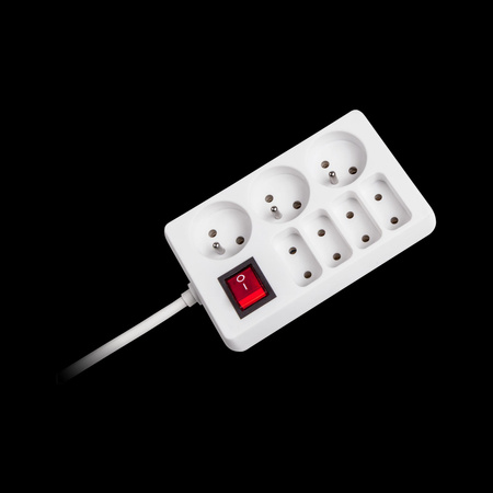 Przedłużacz sieciowy Rebel 7 gniazd z przełącznikiem , 3m (1,5mm)