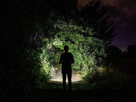 Latarka TRACER szperacz 1200mAh z lampką