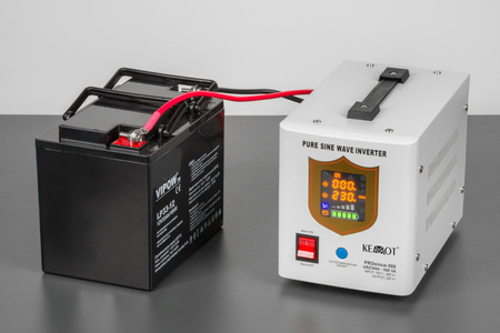 Zasilacz awaryjny KEMOT PROsinus-500 przetwornica z czystym przebiegiem sinusoidalnym i funkcją ładowania 12V 230V 500VA/300W