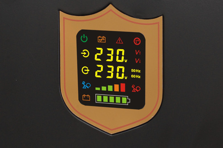 Zasilacz awaryjny naścienny KEMOT PROsinus-800 przetwornica z czystym przebiegiem sinusoidalnym i funkcją ładowania 12V 230V 800VA/500W