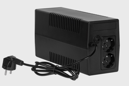 Zasilacz awaryjny komputerowy UPS REBEL model Nanopower 650 ( offline, 650VA / 360W , 230 V , 50Hz )