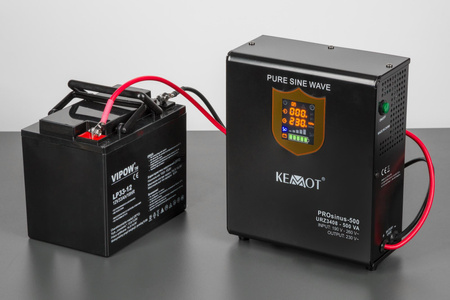 Zasilacz awaryjny naścienny KEMOT PROsinus-500 przetwornica z czystym przebiegiem sinusoidalnym i funkcją ładowania 12V 230V 500VA/300W