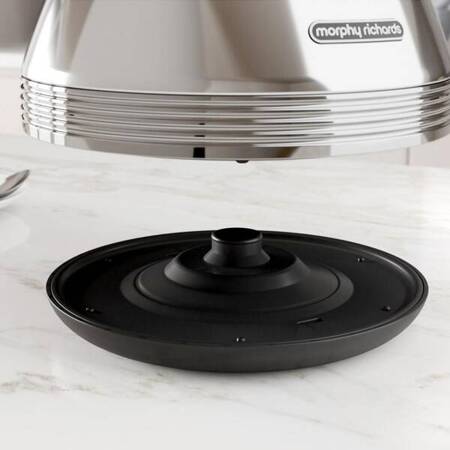 Czajnik Morphy Richards Venture Retro Pyramid chrom